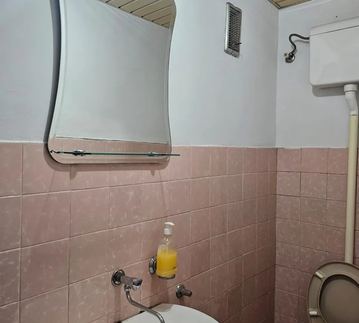 Izdavanje, dvosoban stan, 72m², Tuški Put, Podgorica