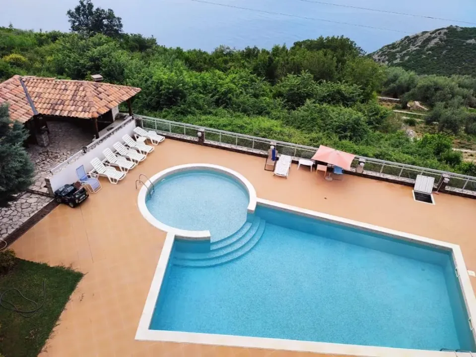 Rent, one bedroom apartment, 63m², Dobra Voda, Budva