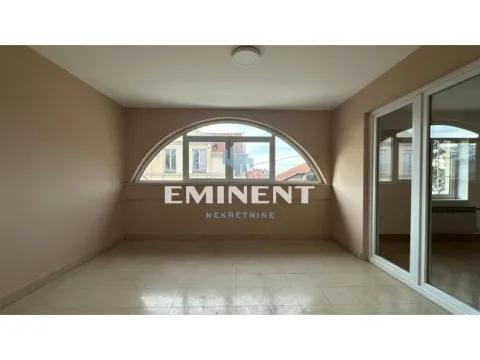 Izdavanje, četvorosoban stan, 140m², Vojvode Vlahovica, Beograd - image 14