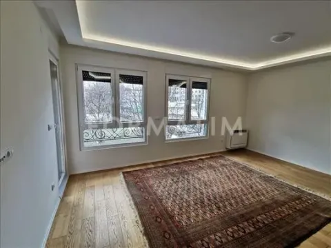 Rent, two bedroom apartment, 70m², Partizanov Stadion, Beograd - image 3