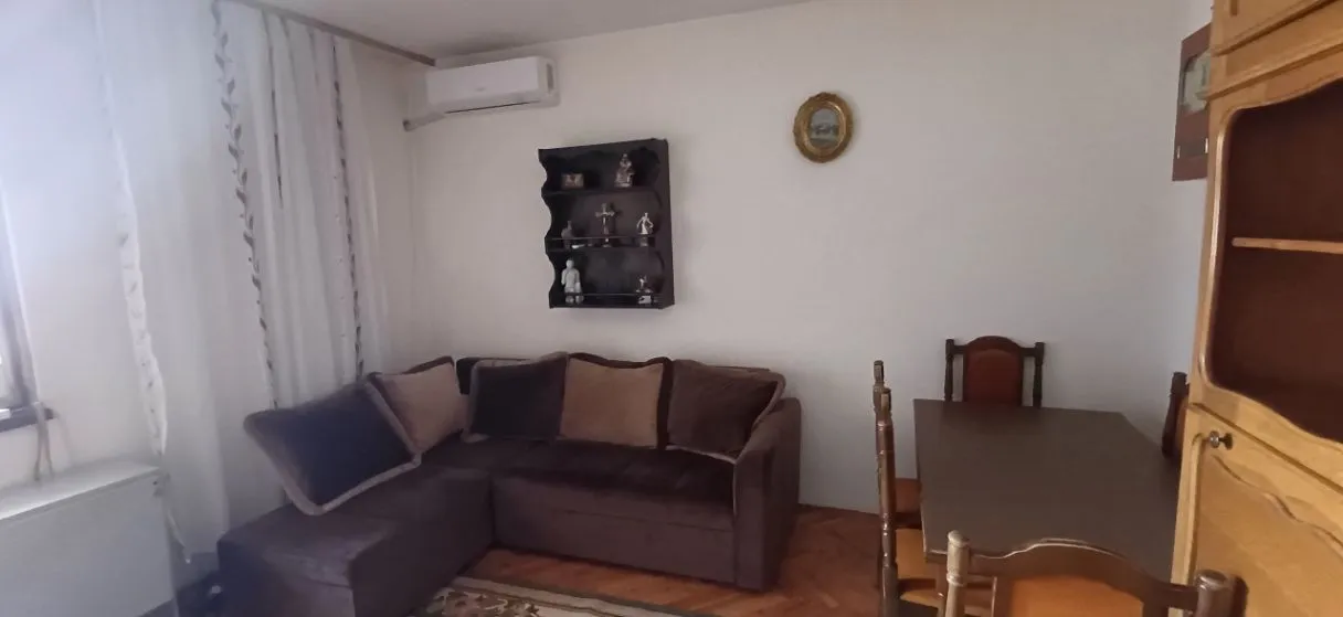 Izdavanje, jednosoban stan, 45m², Cetinje, Crna Gora