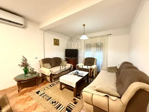 Izdavanje, dvosoban stan, 80m², Dalmatinska ulica, Podgorica - image 2