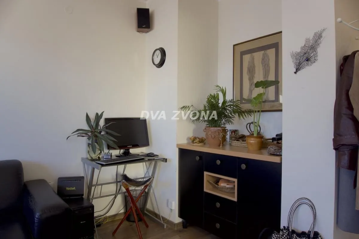 Prodaja, dvosoban stan, 55m², Bulevar Oslobodjenja, Novi Sad Sve Podlokacije