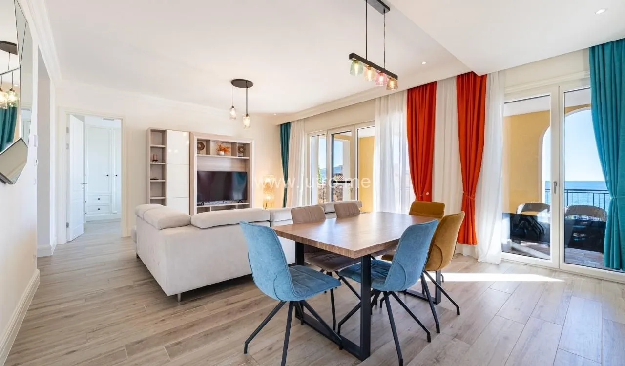 Prodaja, trosoban stan, 190m², Luštica Bay, Tivat