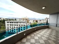 Izdavanje, dvosoban stan, 100m², Centar, Podgorica - image 13