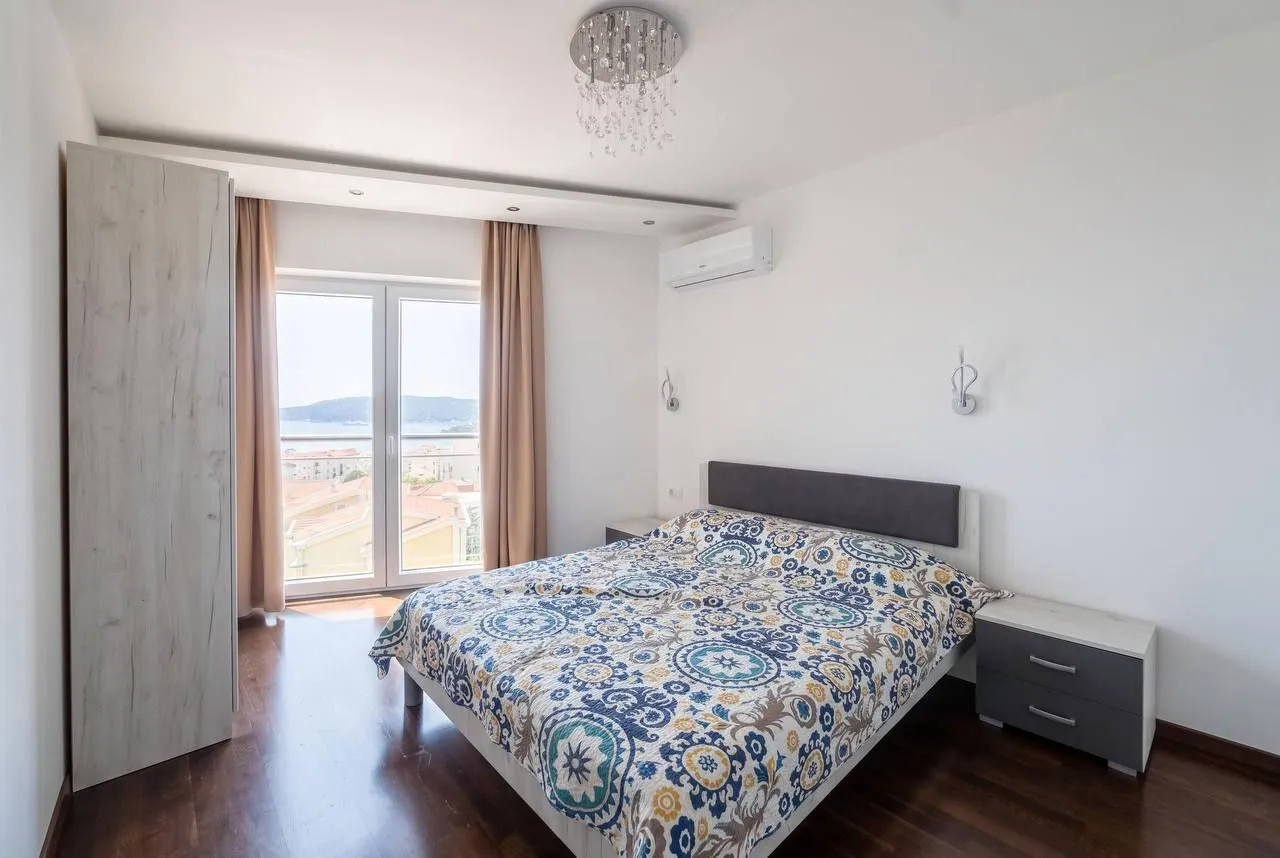 Rent, two bedroom apartment, 91m², Bečići, Budva