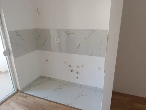 Sale, one bedroom apartment, 37m², Bečići, Budva - image 5