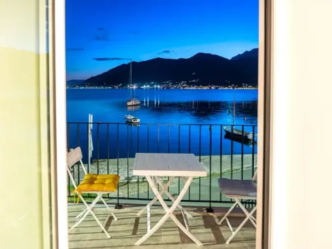 Rent, house, 170m², Tivat, Crna Gora - image 3