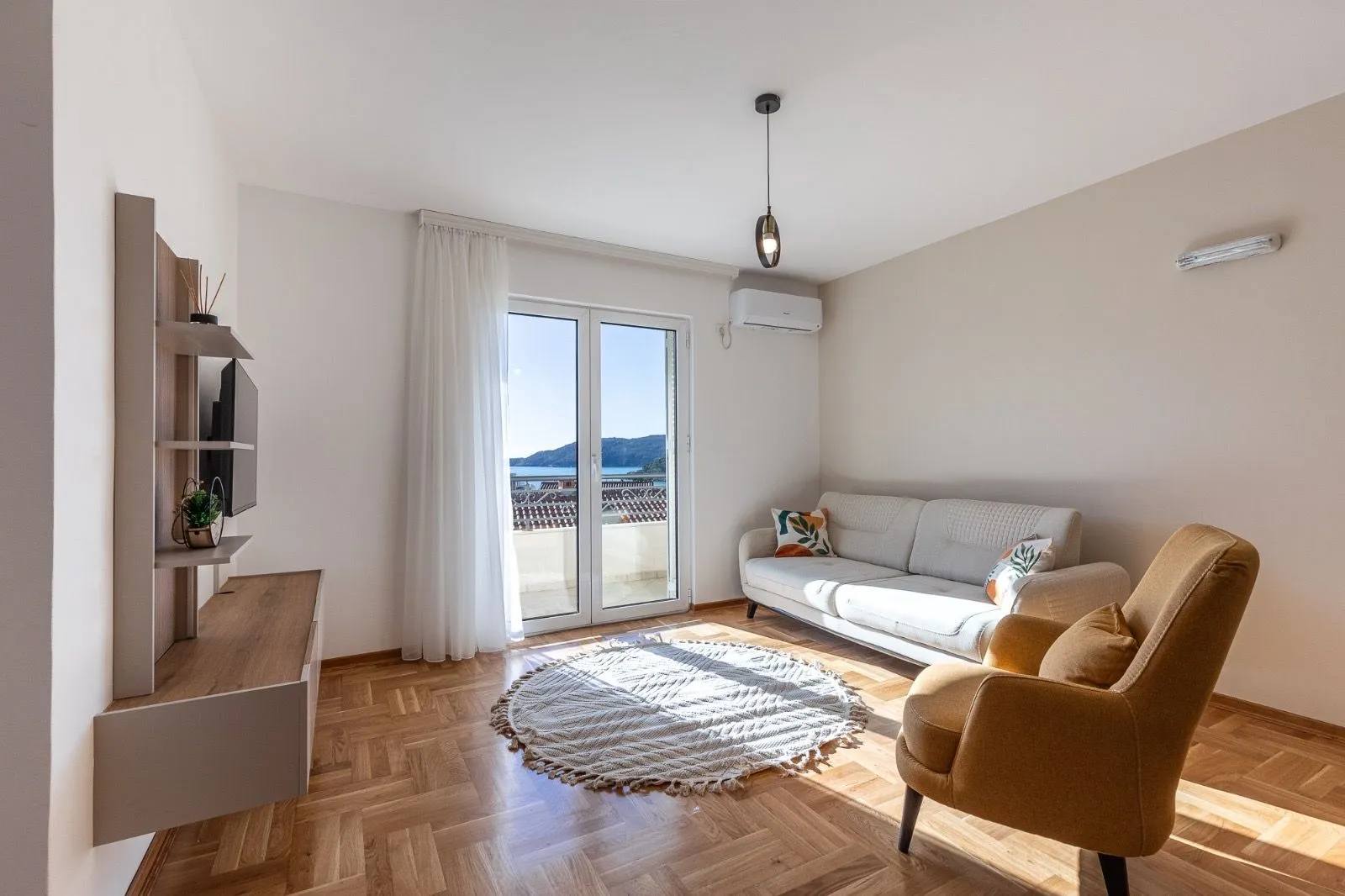 Sale, two bedroom apartment, 64m², Bečići, Budva