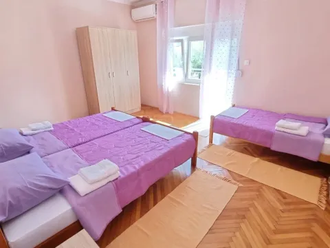 Izdavanje, kuća, 75m², Lastva Grbaljska, Kotor - image 17