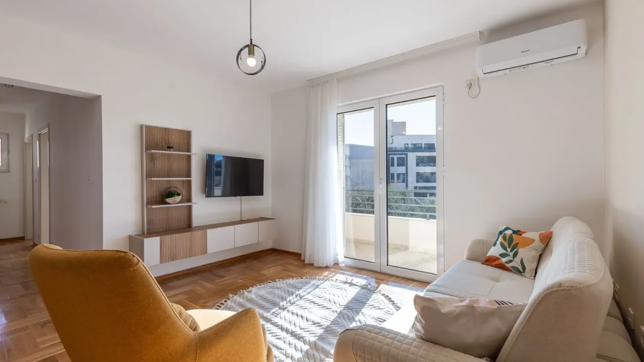 Rent, two bedroom apartment, 50m², Bečići, Budva