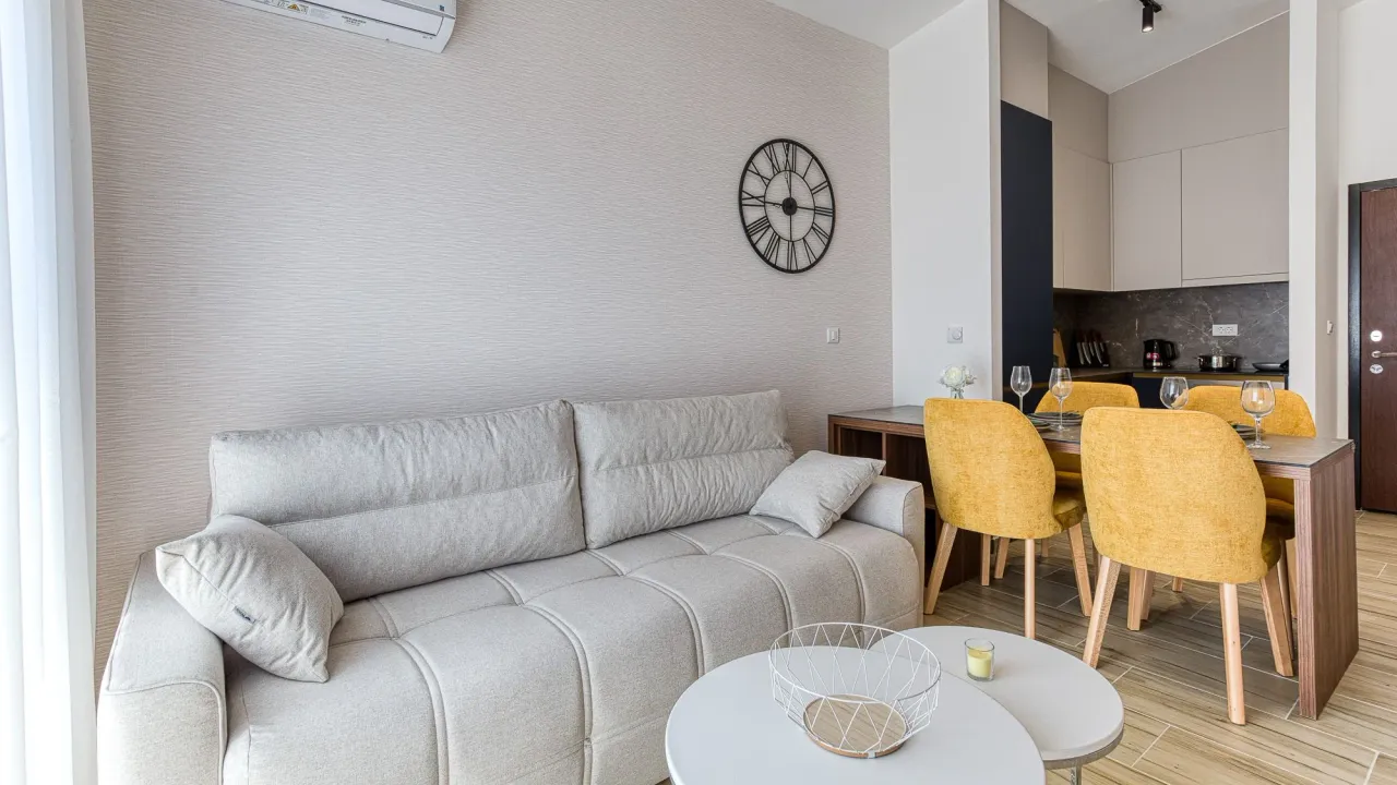 Rent, one bedroom apartment, 44m², Bečići, Budva