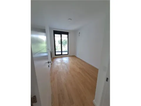 Izdavanje, dvosoban stan, 67m², Niš, Srbija - image 12