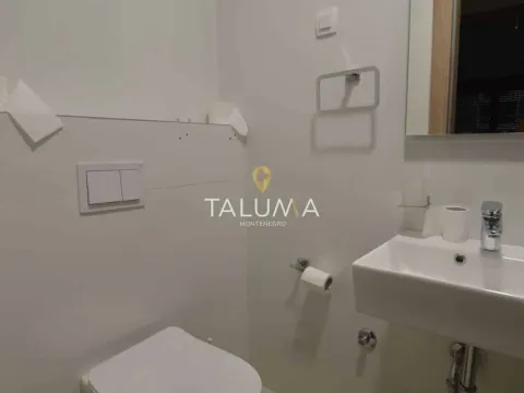 Rent, two bedroom apartment, 77m², City Kvart, Podgorica - image 7