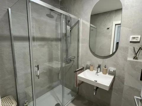 Izdavanje, jednosoban stan, 45m², Central Point, Podgorica - image 9