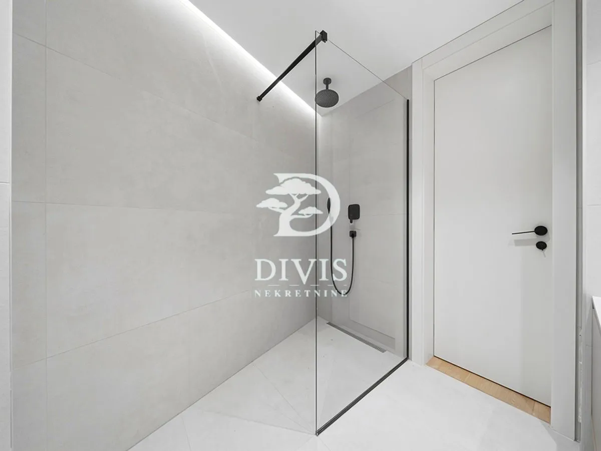 Rent, three bedroom apartment, 120m², Andrićev Venac, Beograd