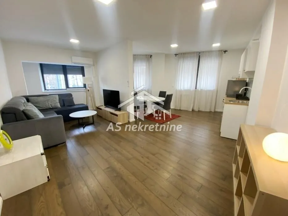 Rent, apartment, 77m², Vračar Sve Podlokacije, Beograd