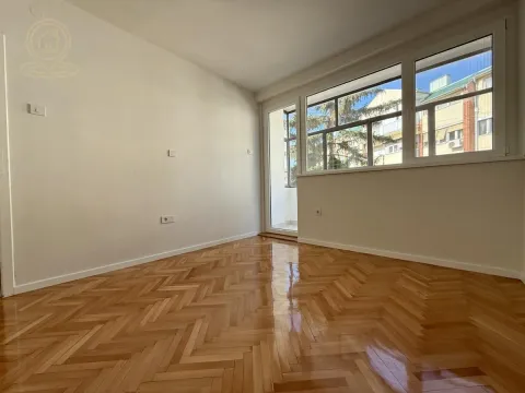 Prodaja, trosoban stan, 92m², Palilula, Niš - image 11