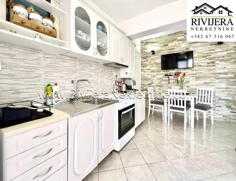 Sale, house, 370m², Đuraševići, Tivat
