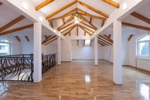 Rent, house, 417m², Jajinci, Voždovac Sve Podlokacije - image 18