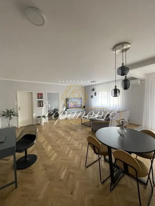 Prodaja, dvosoban stan, 55m², Stari grad, Novi Sad