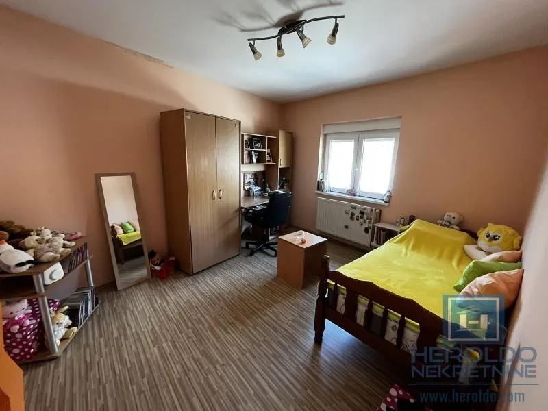 Prodaja, kuća, 228m², Centar, Jagodina