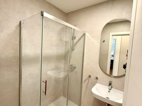 Rent, one bedroom apartment, 42m², Pobrežje, Podgorica - image 10