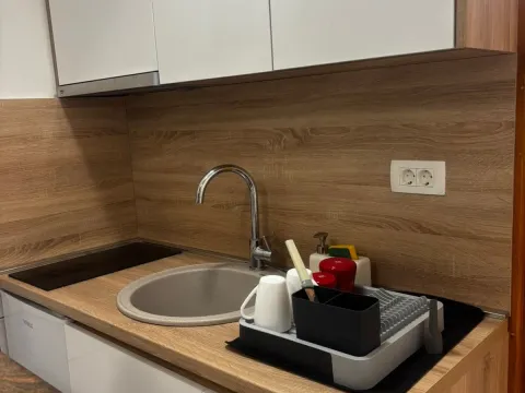 Izdavanje, dvosoban stan, 40m², Rafailovići, Budva - image 12