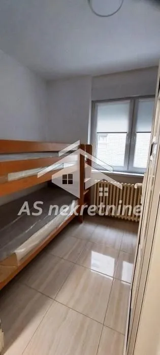 Izdavanje, trosoban stan, 58m², Savski Venac, Beograd