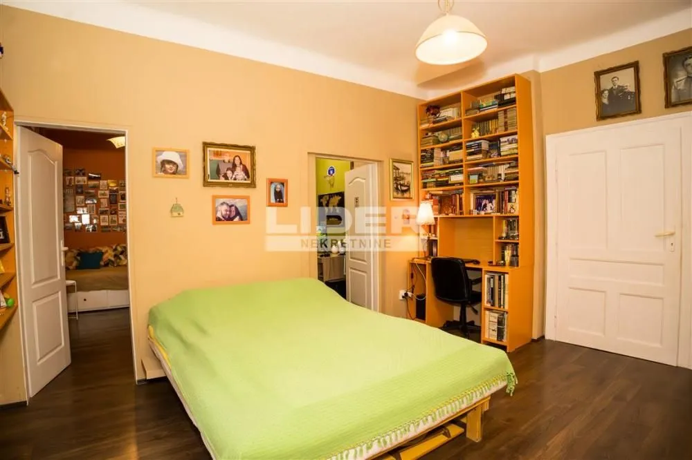Sale, four bedroom apartment, 77m², Skadarlija, Beograd