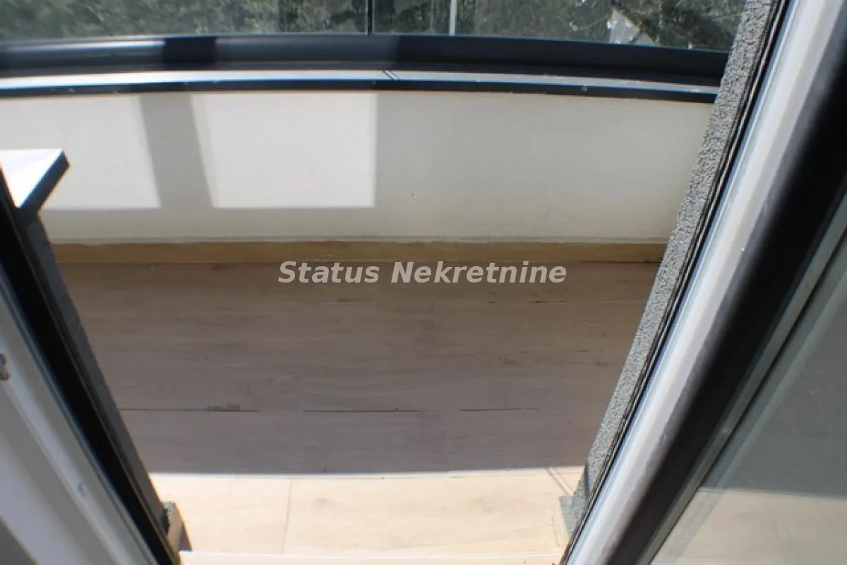 Prodaja, trosoban stan, 77m², Petrovaradin, Novi Sad