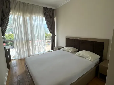 Izdavanje, trosoban stan, 98m², Centar, Budva - image 3