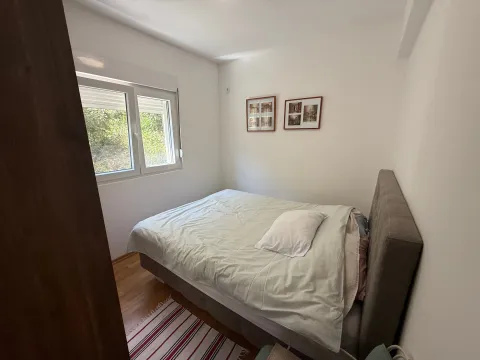 Rent, two bedroom apartment, 65m², Babin Do, Budva - image 6