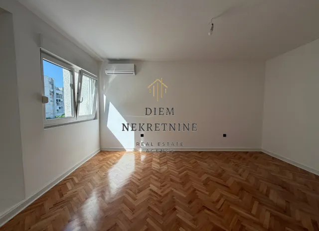 Prodaja, dvosoban stan, 72m², Pobrežje, Podgorica