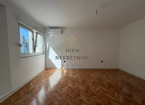 Prodaja, dvosoban stan, 72m², Pobrežje, Podgorica - image 7