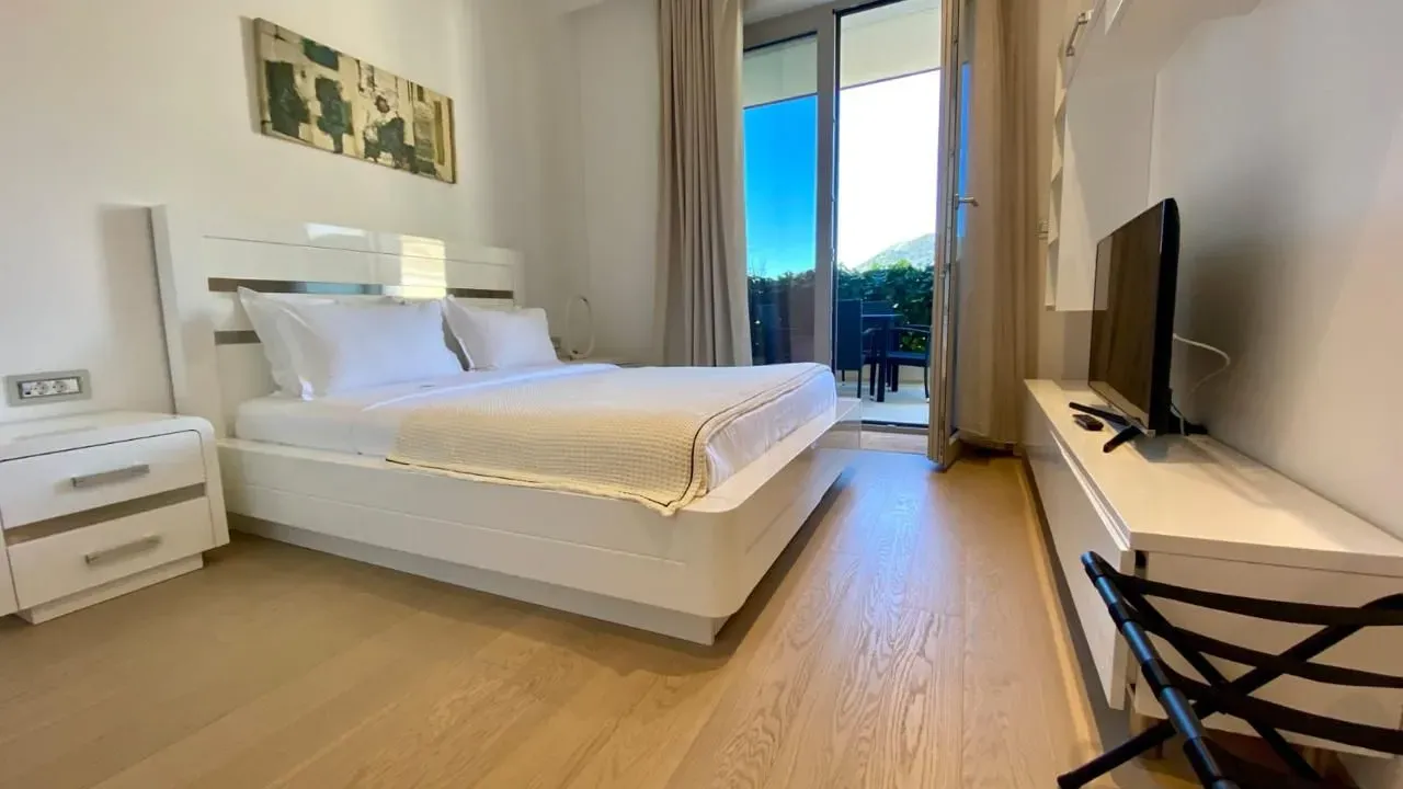 Prodaja, dvosoban stan, 108m², Zavala, Budva