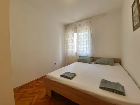 Rent, two bedroom apartment, 50m², Budva, Crna Gora - image 4