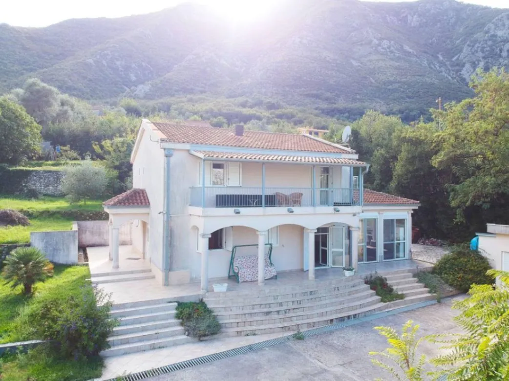 Sale, house, 300m², Stari Grad Kotor, Kotor