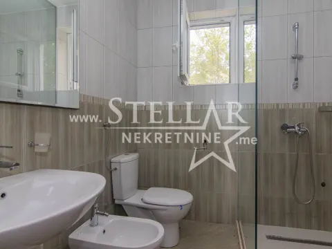 Rent, house, 250m², Mareza, Podgorica - image 18