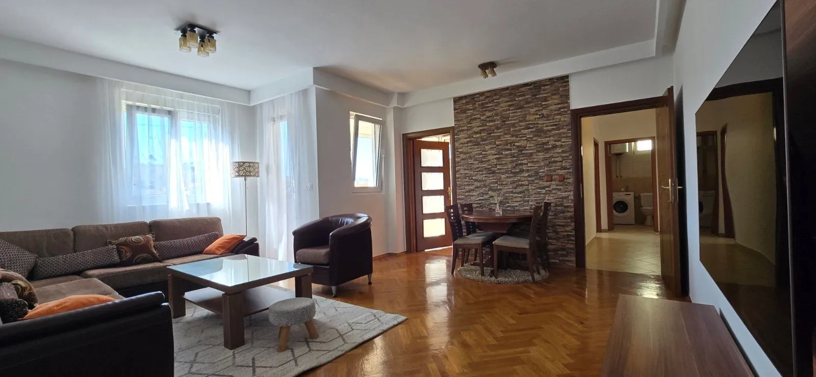 Izdavanje, jednosoban stan, 63m², Zabjelo, Podgorica