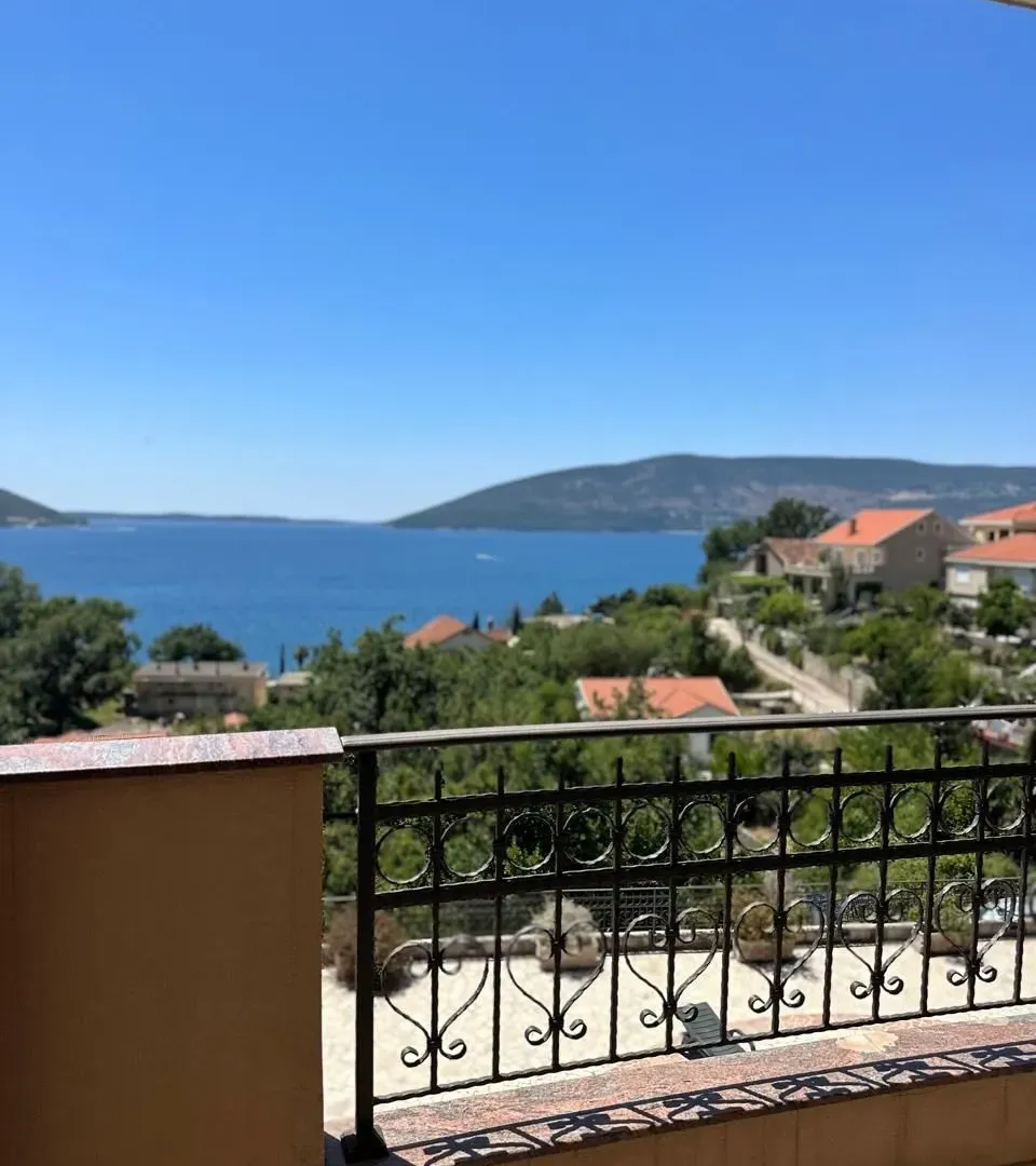 Prodaja, stan, 88m², Herceg Novi, Crna Gora