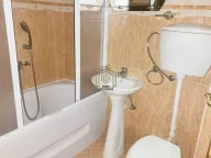 Izdavanje, četvorosoban stan, 220m², Gorica C, Podgorica - image 12