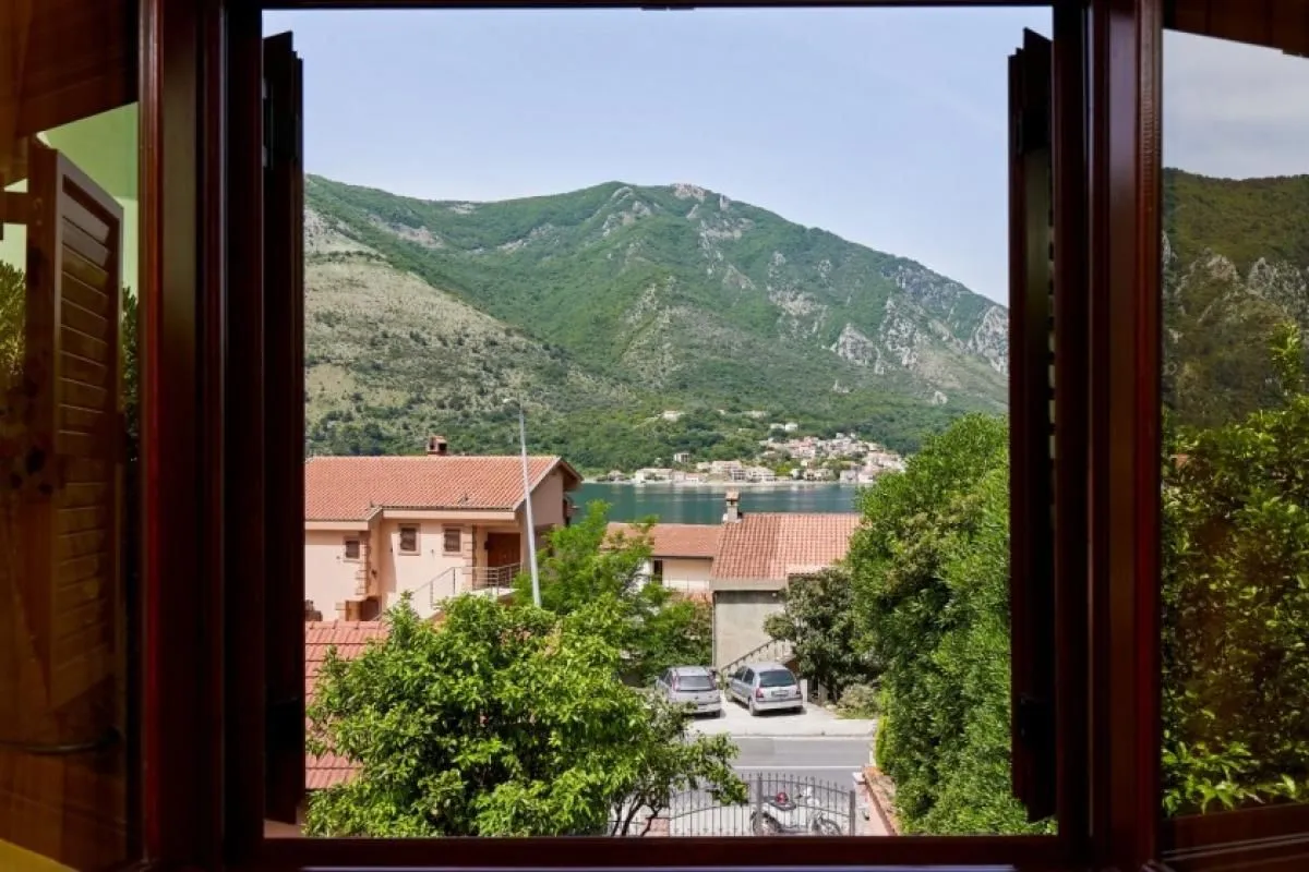 Rent, three bedroom apartment, 120m², Kotor, Crna Gora