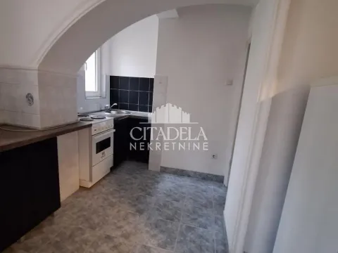 Rent, three bedroom apartment, 75m², Profesorska Kolonija, Palilula Sve Podlokacije - image 12