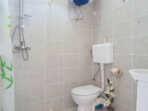 Rent, one bedroom apartment, 45m², Radanovići, Kotor - image 8