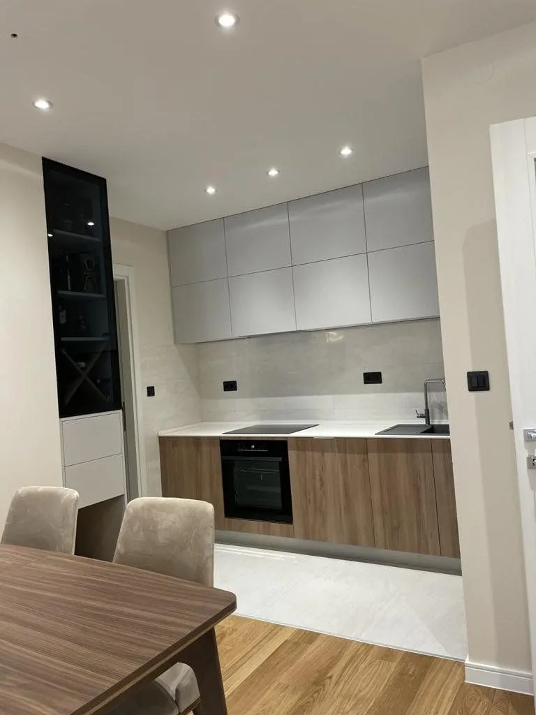 Izdavanje, jednosoban stan, 53m², Central Point, Podgorica