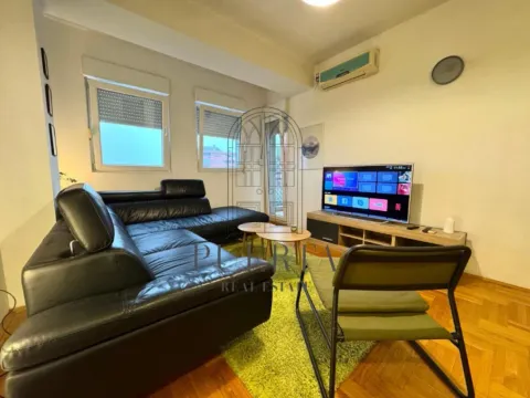 Izdavanje, jednosoban stan, 53m², City Kvart, Podgorica - image 3