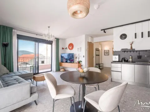 Prodaja, trosoban stan, 77m2, Centar, Tivat Prodaja, trosoban stan, 77m2, Centar, Tivat