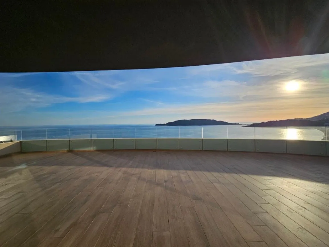Prodaja, trosoban stan, 200m², Rafailovići, Budva
