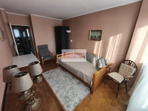 Izdavanje, trosoban stan, 65m², Voždovac Sve Podlokacije, Beograd - image 8